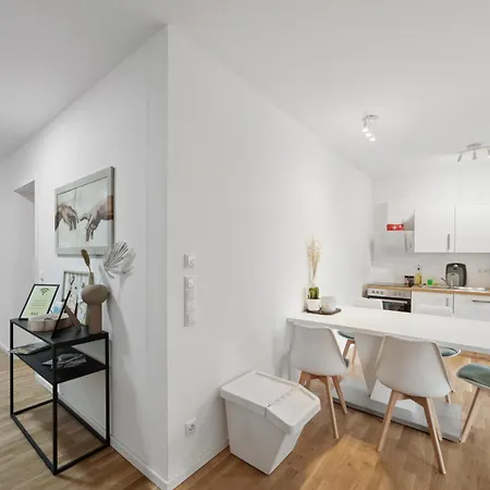 아파트 Sali Homes R1 - Cozy By River *